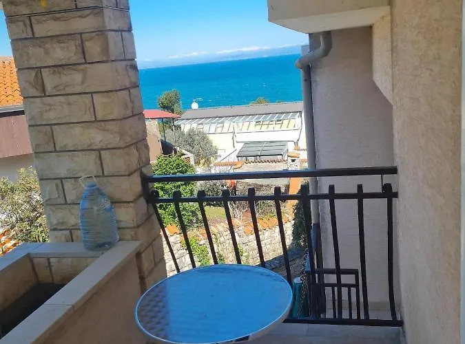 아파트 Seaview Marta 츠르베니 브르흐