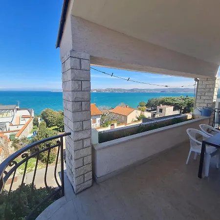 Apartment Seaview Marta