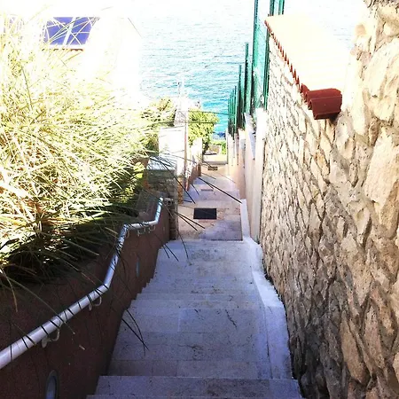 Seaview Marta *